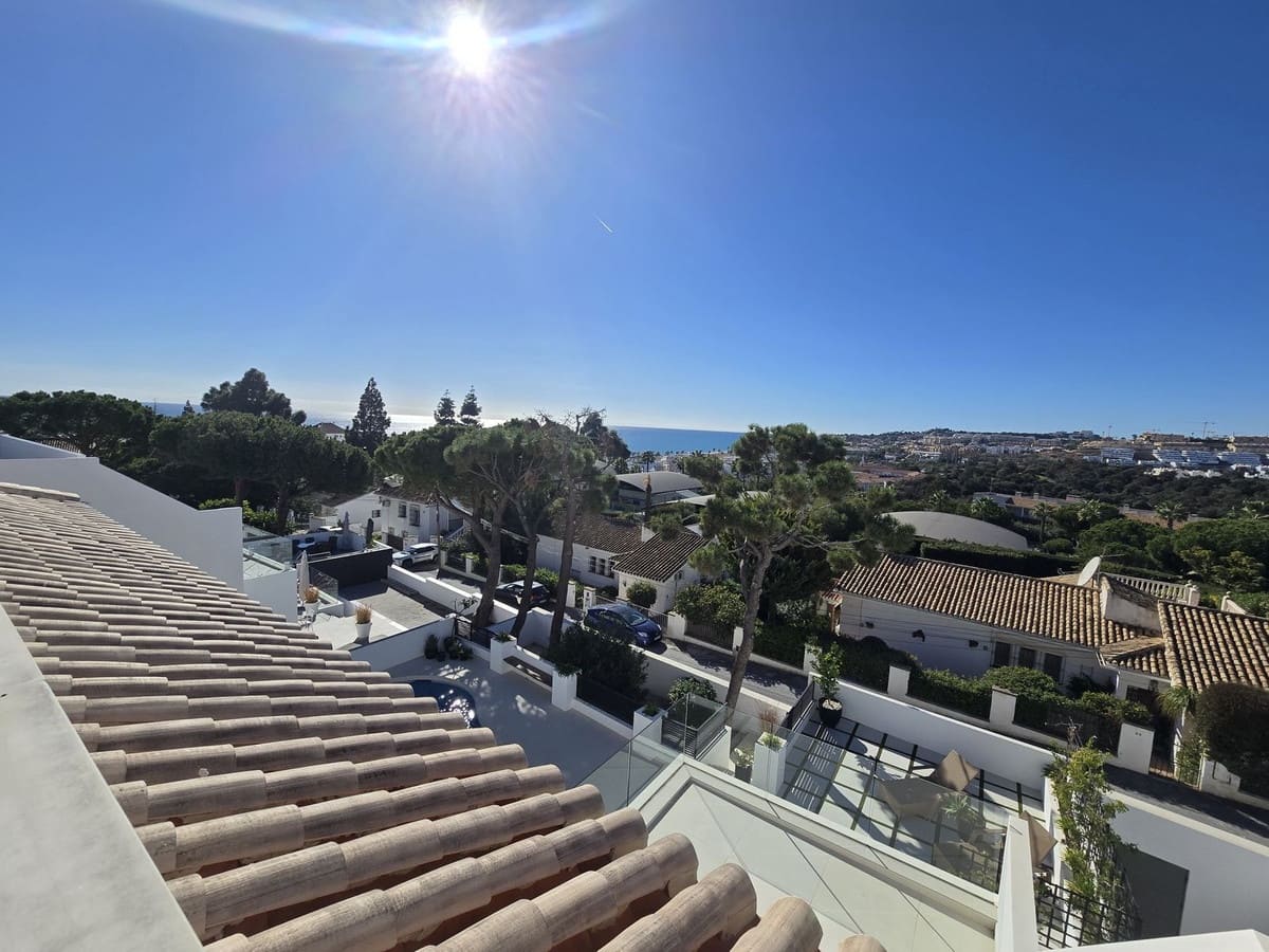 4 sovrum Villa till salu i La Cala de Mijas med pool garage - 1 949 000 € (Ref: 9460760)