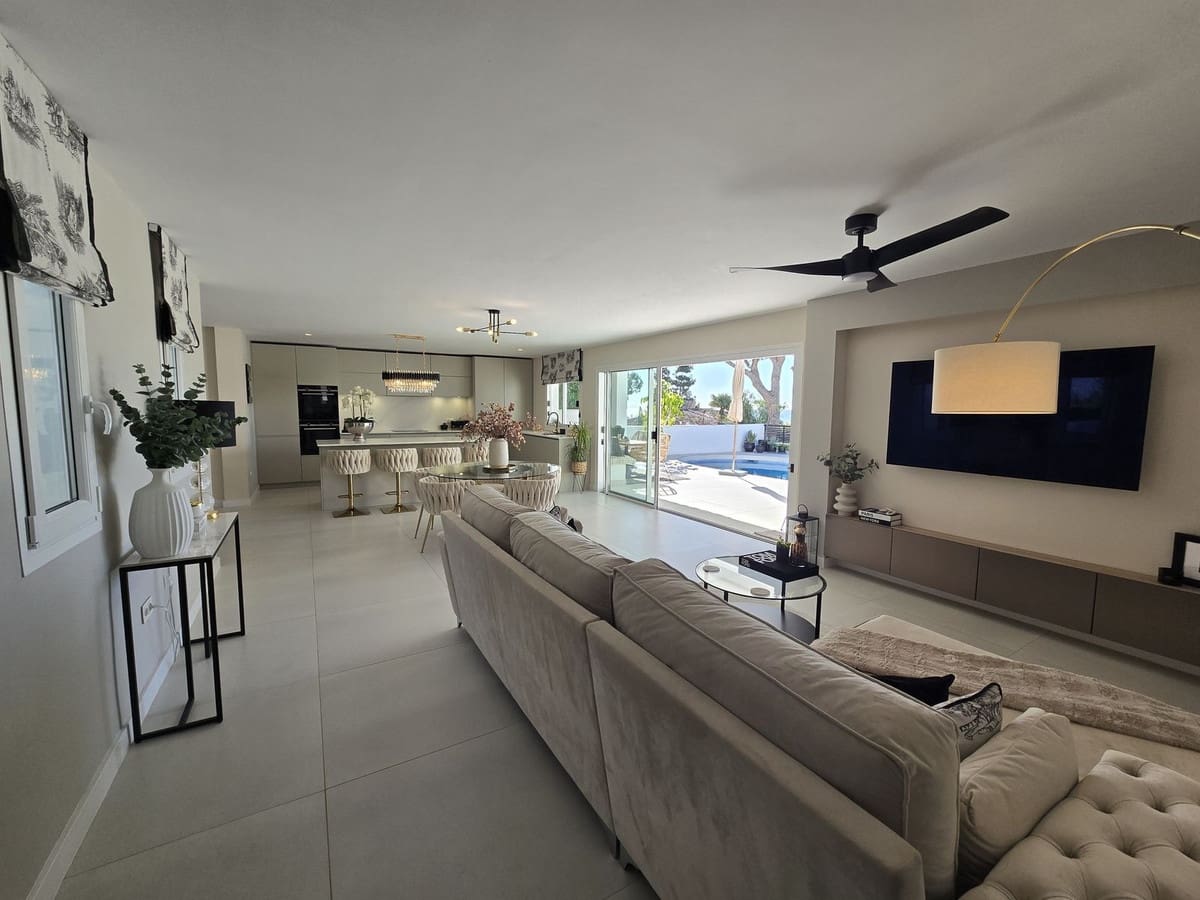 4 sovrum Villa till salu i La Cala de Mijas med pool garage - 1 949 000 € (Ref: 9460760)