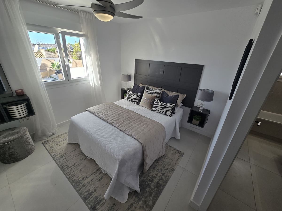 4 sovrum Villa till salu i La Cala de Mijas med pool garage - 1 949 000 € (Ref: 9460760)