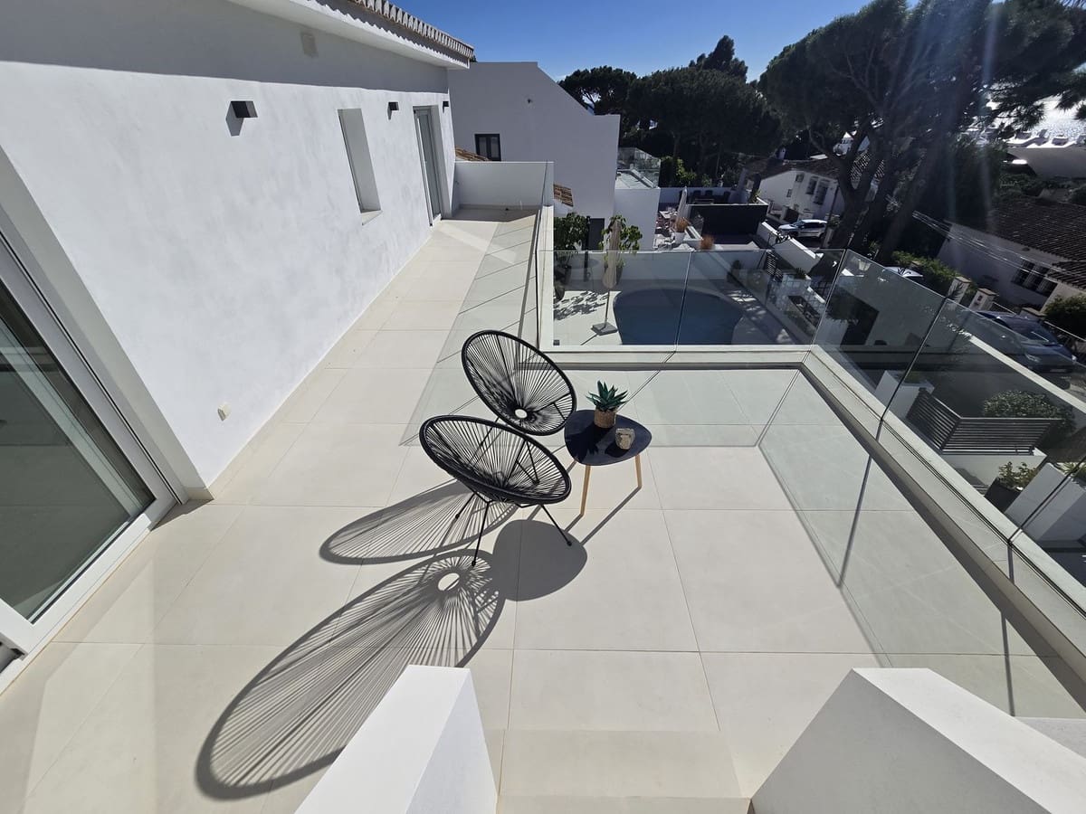 4 sovrum Villa till salu i La Cala de Mijas med pool garage - 1 949 000 € (Ref: 9460760)