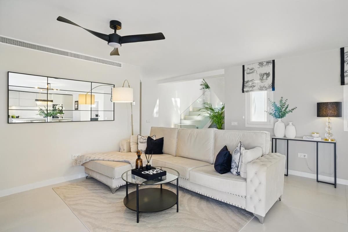 4 sovrum Villa till salu i La Cala de Mijas med pool garage - 1 949 000 € (Ref: 9460760)