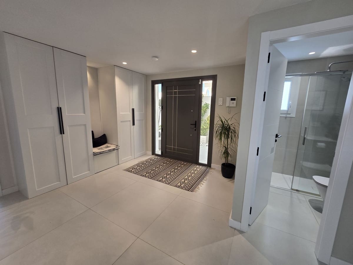 4 quarto Moradia para venda em La Cala de Mijas com piscina garagem - 1 895 000 € (Ref: 9460760)