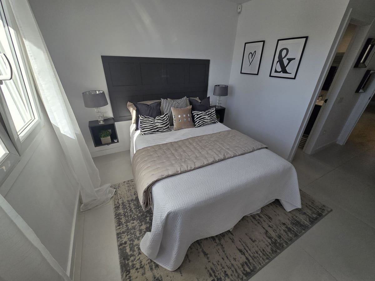 4 quarto Moradia para venda em La Cala de Mijas com piscina garagem - 1 895 000 € (Ref: 9460760)