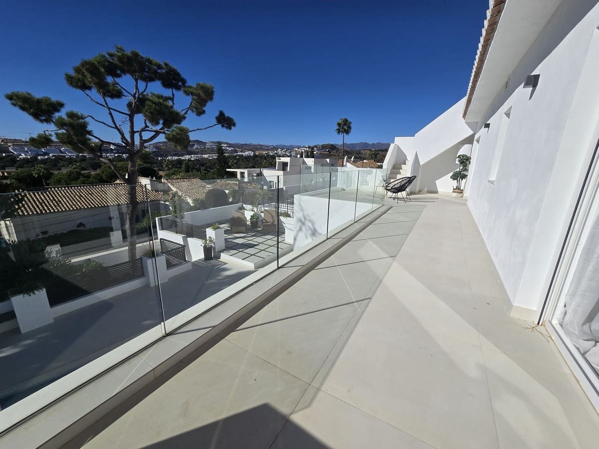 4 quarto Moradia para venda em La Cala de Mijas com piscina garagem - 1 895 000 € (Ref: 9460760)