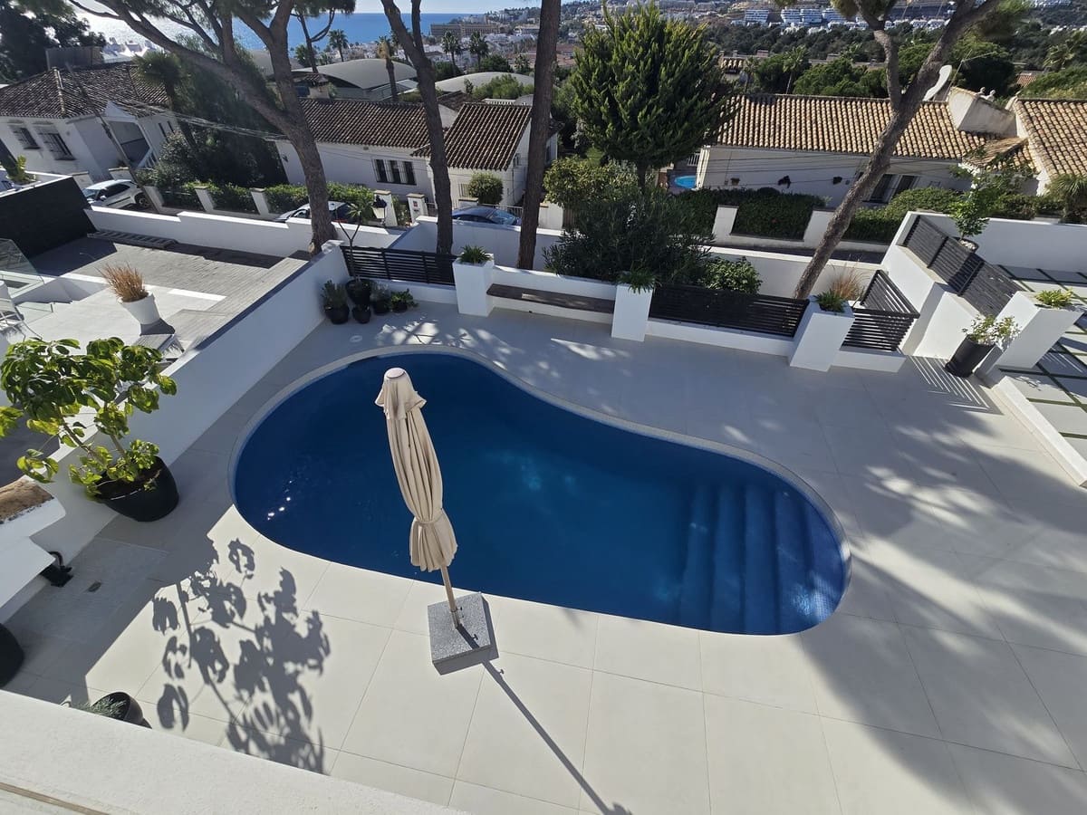 4 quarto Moradia para venda em La Cala de Mijas com piscina garagem - 1 895 000 € (Ref: 9460760)