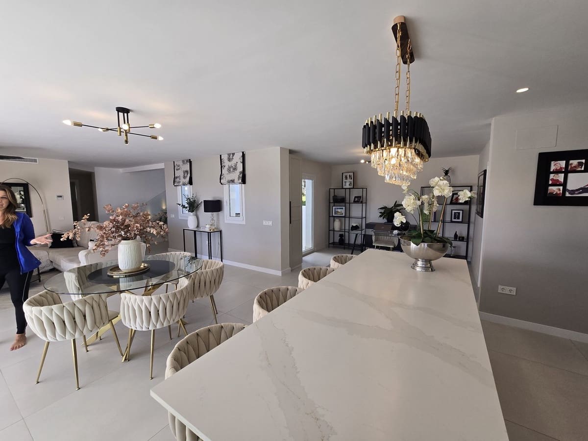 4 quarto Moradia para venda em La Cala de Mijas com piscina garagem - 1 895 000 € (Ref: 9460760)