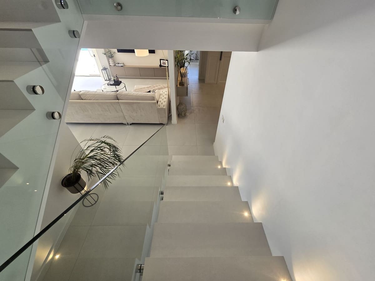 4 quarto Moradia para venda em La Cala de Mijas com piscina garagem - 1 895 000 € (Ref: 9460760)