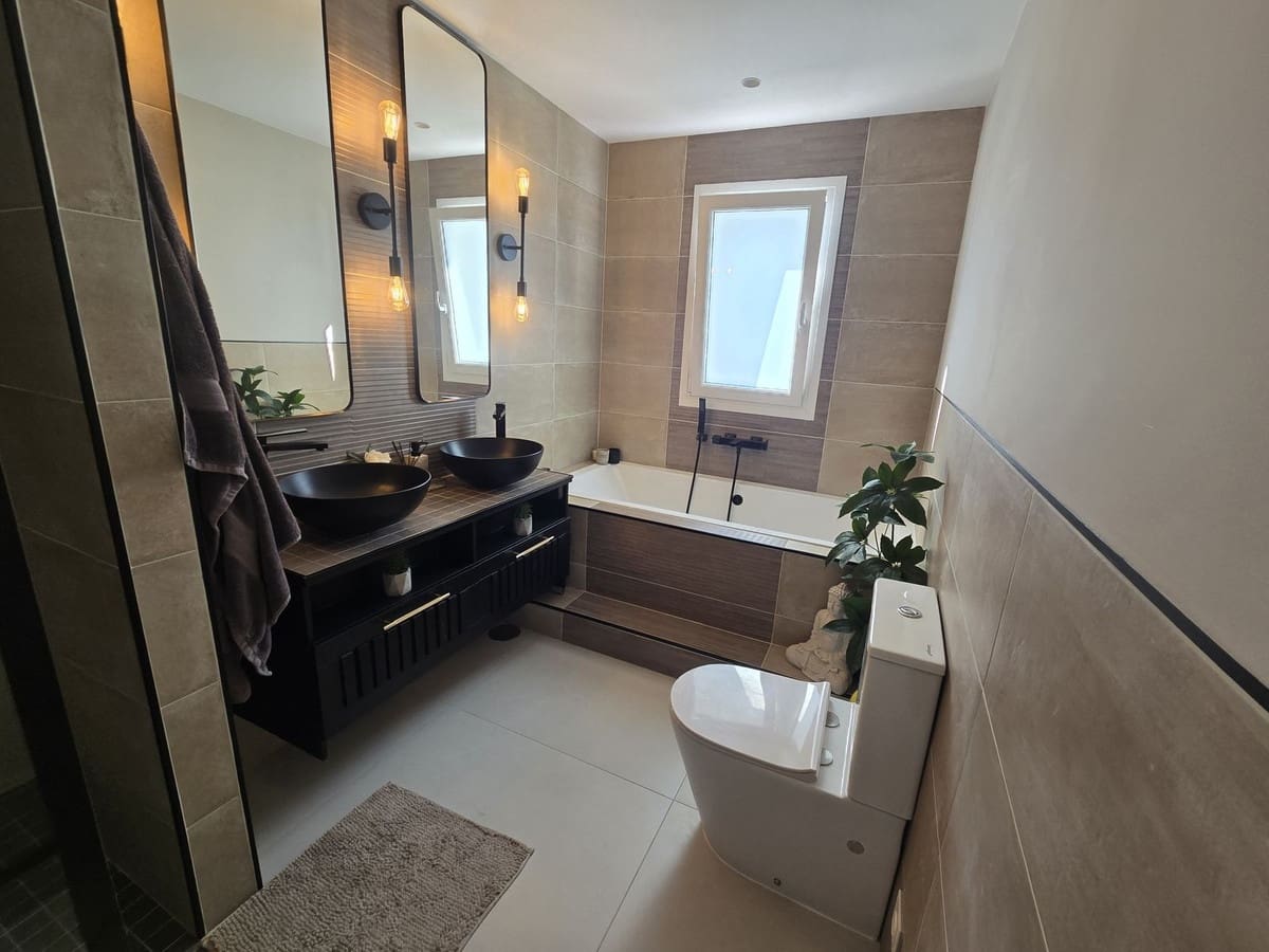 4 quarto Moradia para venda em La Cala de Mijas com piscina garagem - 1 895 000 € (Ref: 9460760)