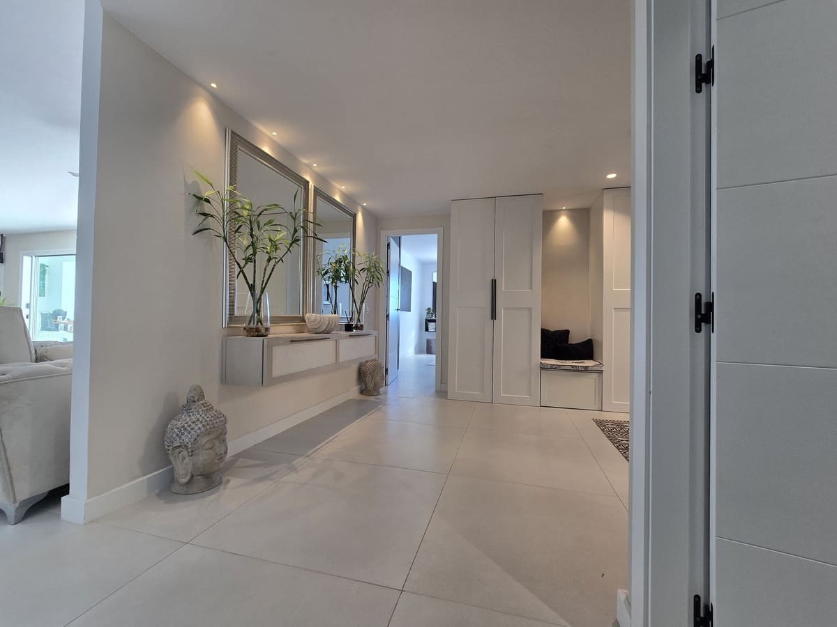 4 quarto Moradia para venda em La Cala de Mijas com piscina garagem - 1 895 000 € (Ref: 9460760)