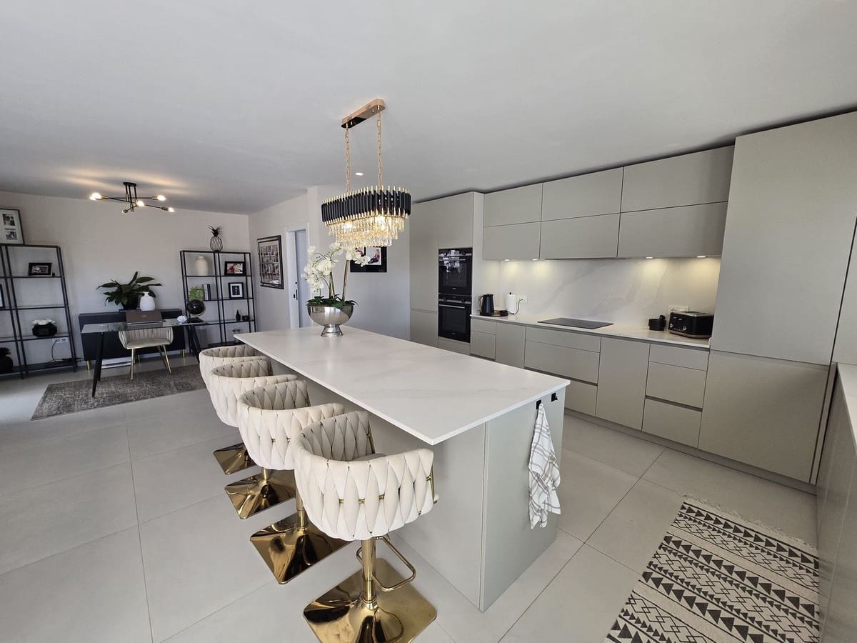 4 quarto Moradia para venda em La Cala de Mijas com piscina garagem - 1 895 000 € (Ref: 9460760)