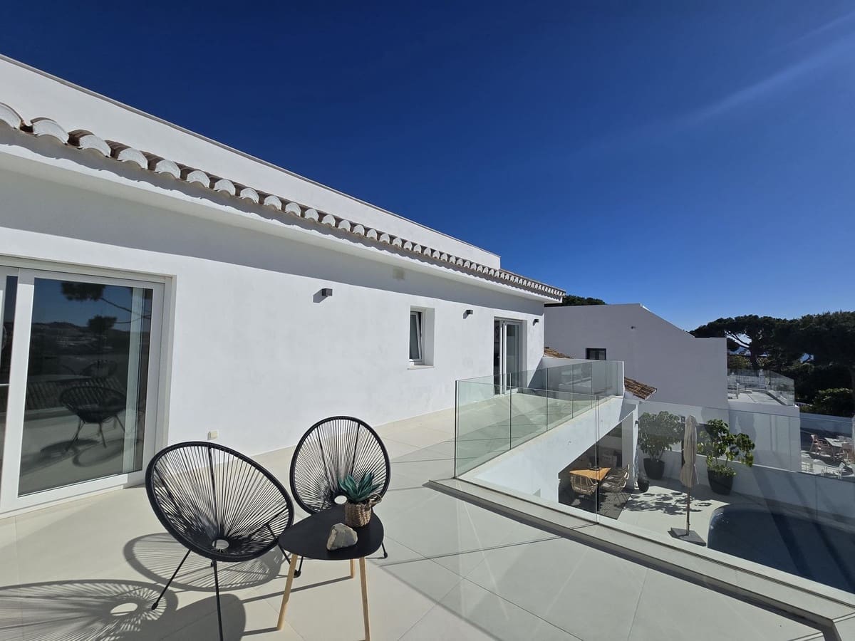 4 quarto Moradia para venda em La Cala de Mijas com piscina garagem - 1 895 000 € (Ref: 9460760)