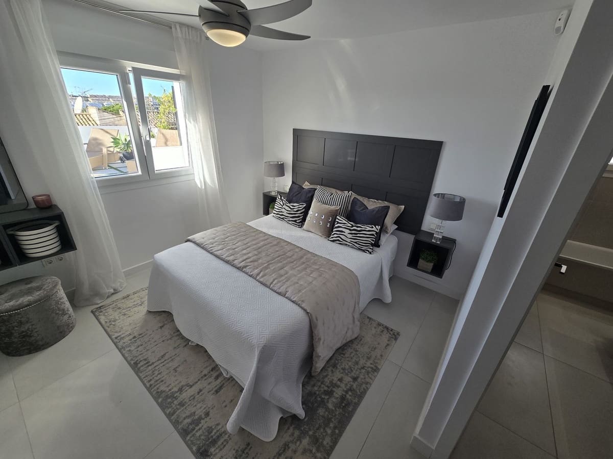 4 quarto Moradia para venda em La Cala de Mijas com piscina garagem - 1 895 000 € (Ref: 9460760)