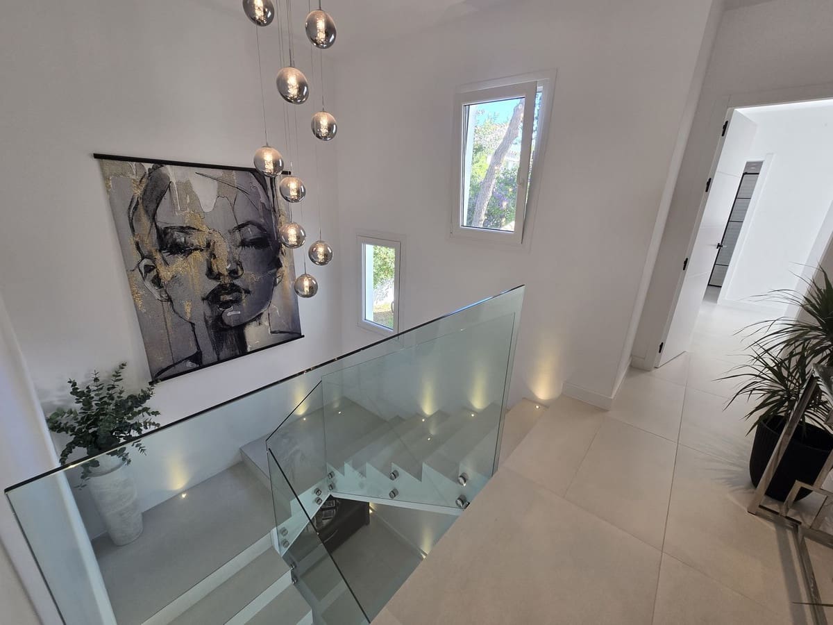 4 quarto Moradia para venda em La Cala de Mijas com piscina garagem - 1 895 000 € (Ref: 9460760)