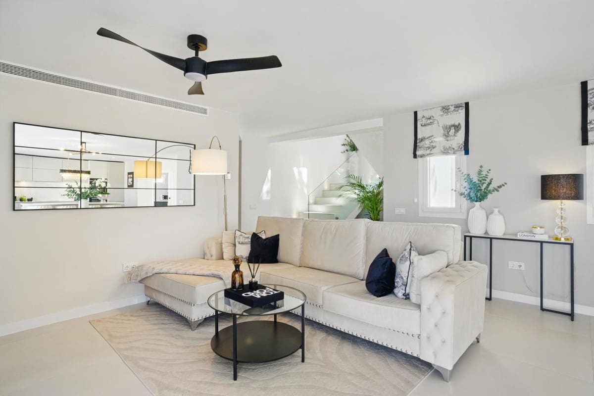 4 quarto Moradia para venda em La Cala de Mijas com piscina garagem - 1 895 000 € (Ref: 9460760)