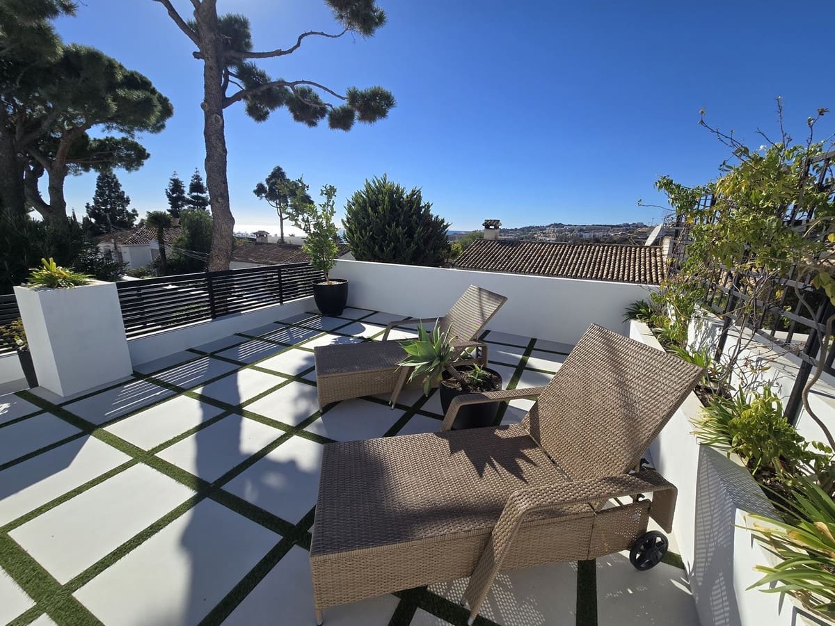 4 quarto Moradia para venda em La Cala de Mijas com piscina garagem - 1 895 000 € (Ref: 9460760)