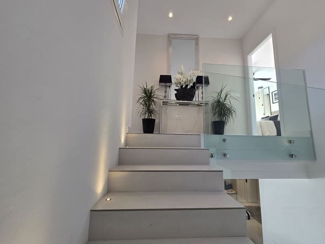 4 camera da letto Villa in vendita in La Cala de Mijas, Mijas con piscina garage - 1.895.000 € (Rif: 9460760)