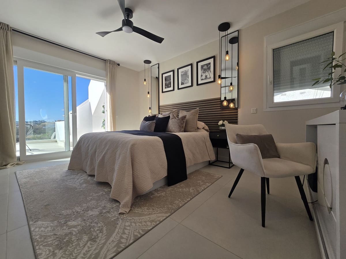 4 bedroom Villa for sale in La Cala de Mijas with pool garage - € 1,895,000 (Ref: 9460760)