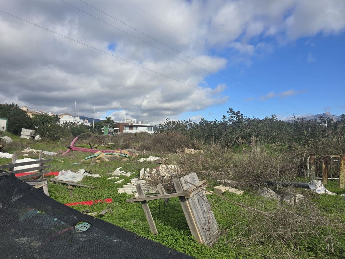 Building Plot for sale in Estepona - € 6,970,000 (Ref: 9503542)