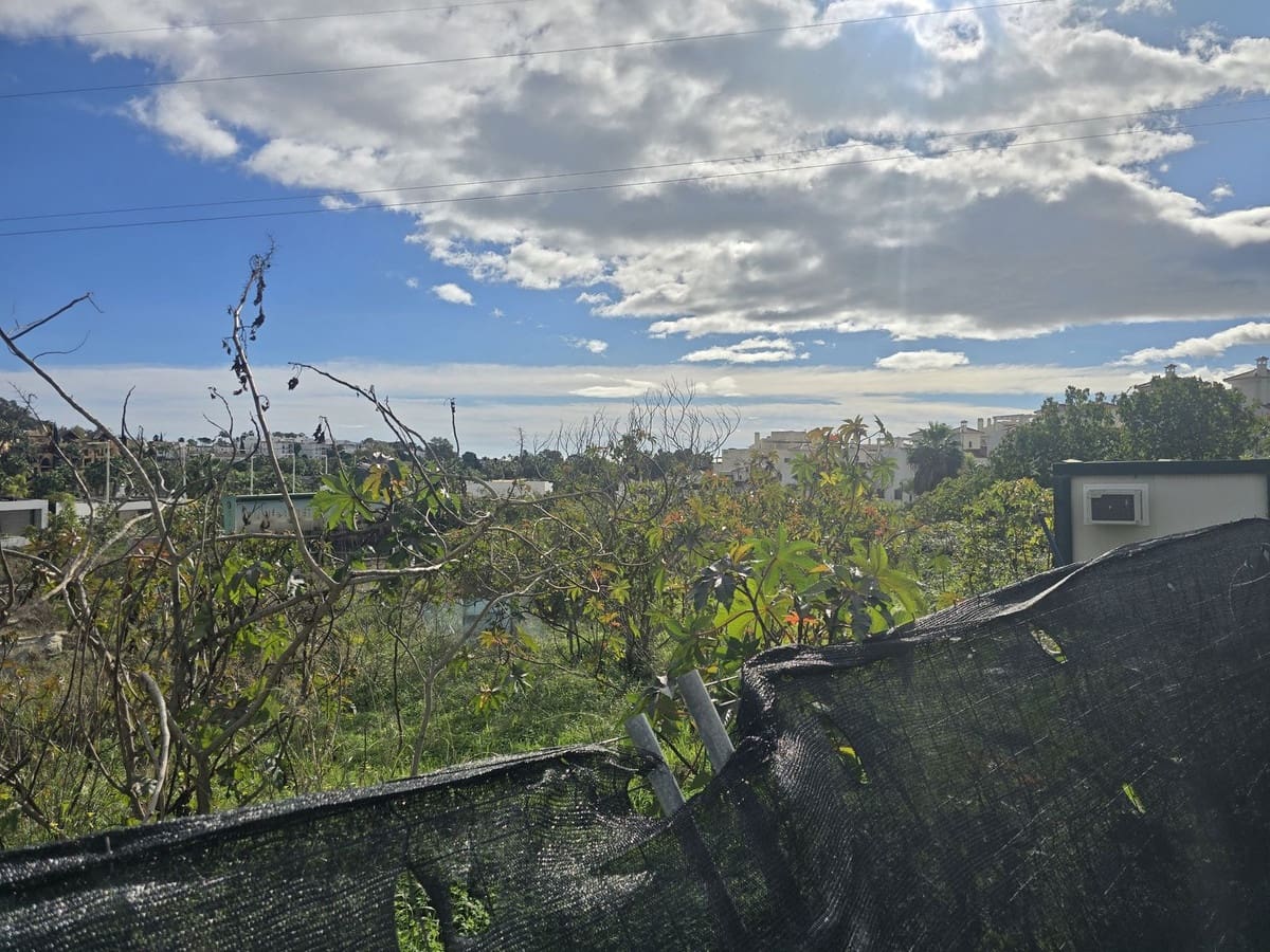 Building Plot for sale in Estepona - € 6,970,000 (Ref: 9503542)