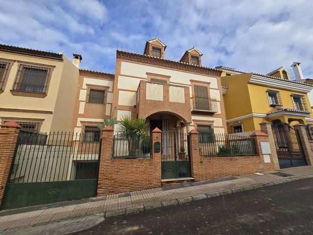 6 bedroom Villa for sale in Antequera with garage - € 279,000 (Ref: 9511319)