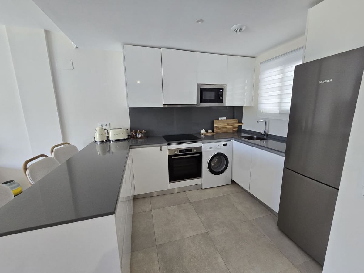 4 sypialnia Dom na sprzedaż w La Cala de Mijas z basenem garażem - 845 000 € (Ref: 9542569)