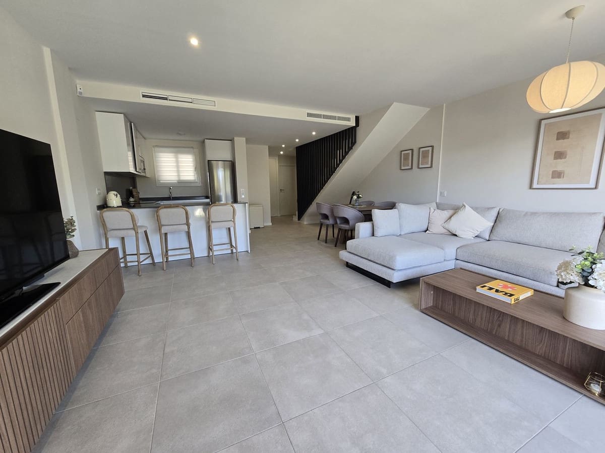 4 sypialnia Dom na sprzedaż w La Cala de Mijas z basenem garażem - 845 000 € (Ref: 9542569)