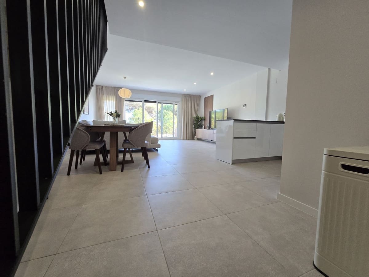 4 sypialnia Dom na sprzedaż w La Cala de Mijas z basenem garażem - 845 000 € (Ref: 9542569)