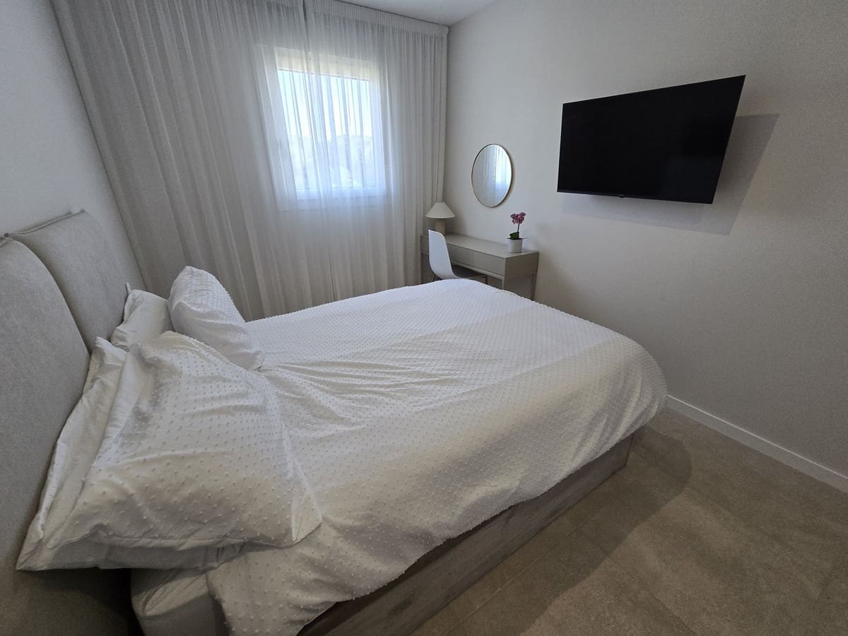 4 sypialnia Dom na sprzedaż w La Cala de Mijas z basenem garażem - 845 000 € (Ref: 9542569)