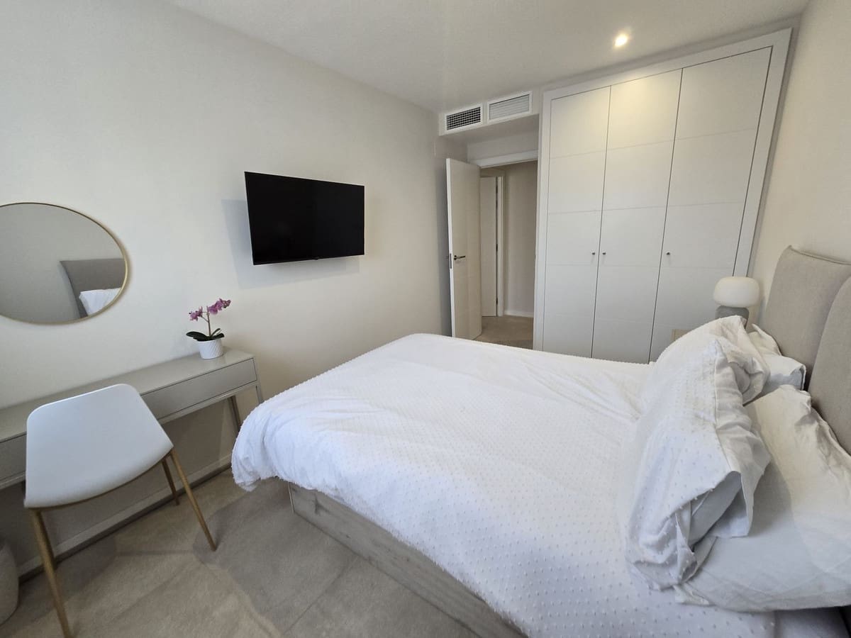 4 sypialnia Dom na sprzedaż w La Cala de Mijas z basenem garażem - 845 000 € (Ref: 9542569)