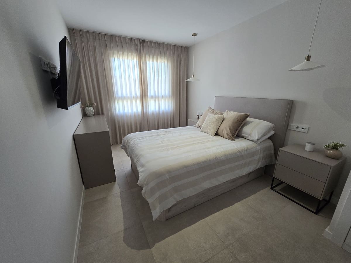 4 sypialnia Dom na sprzedaż w La Cala de Mijas z basenem garażem - 845 000 € (Ref: 9542569)