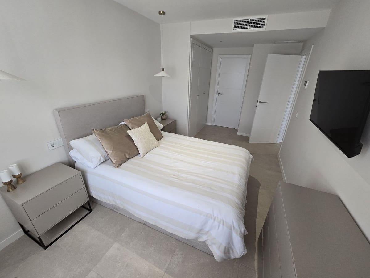 4 sypialnia Dom na sprzedaż w La Cala de Mijas z basenem garażem - 845 000 € (Ref: 9542569)