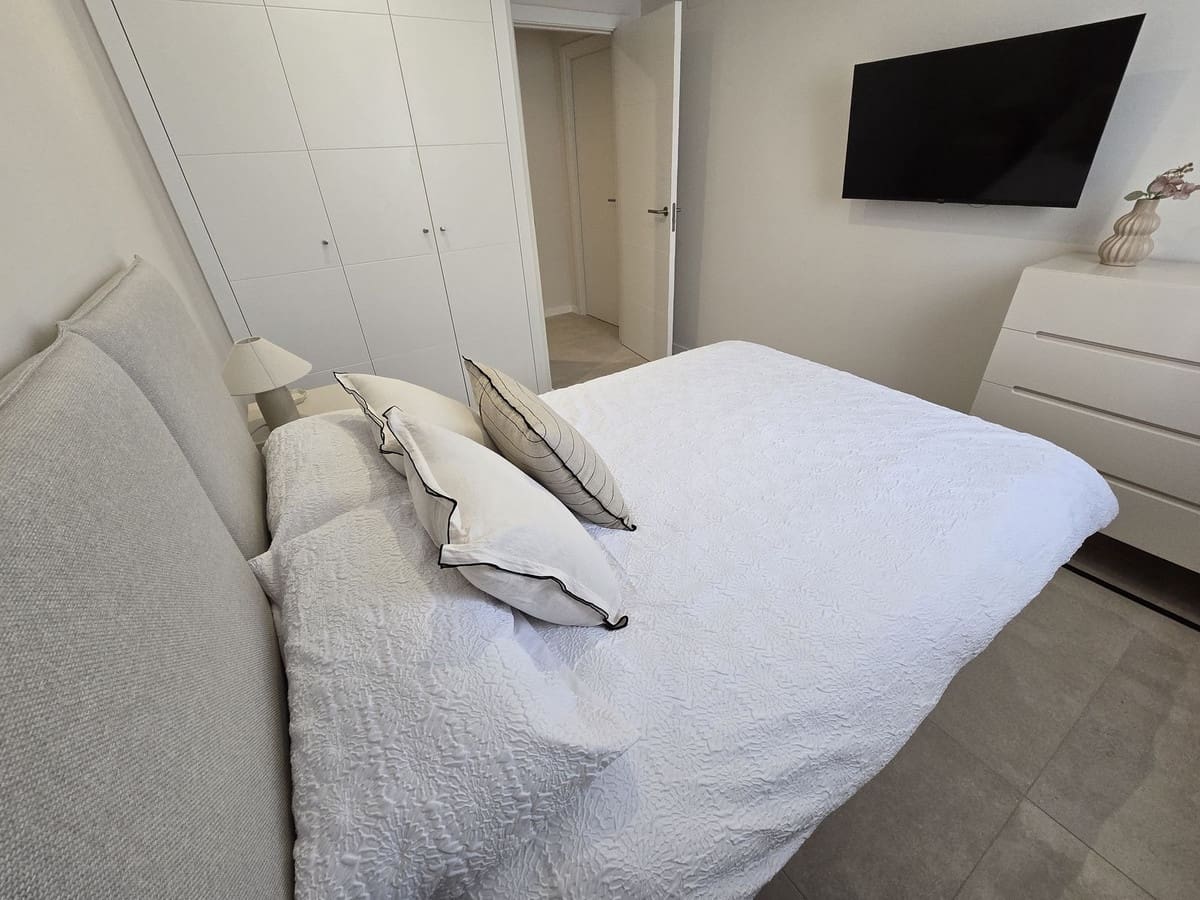 4 sypialnia Dom na sprzedaż w La Cala de Mijas z basenem garażem - 845 000 € (Ref: 9542569)