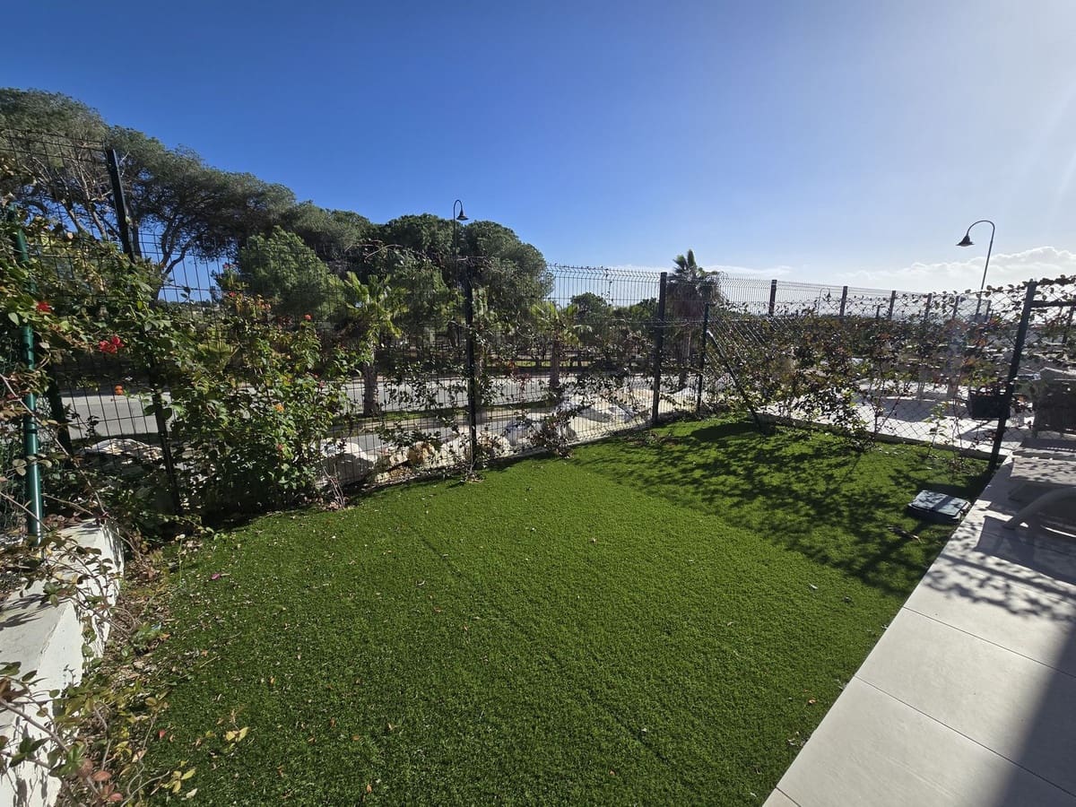 4 sypialnia Dom na sprzedaż w La Cala de Mijas z basenem garażem - 845 000 € (Ref: 9542569)