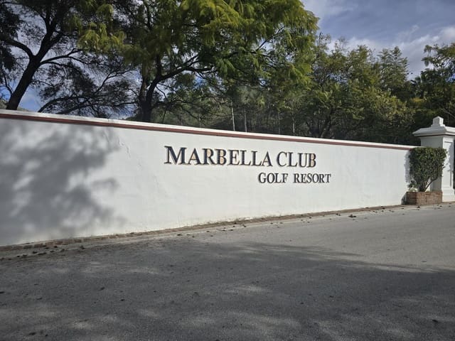 Building Plot for sale in Benahavís - € 3,500,000 (Ref: 9551676)