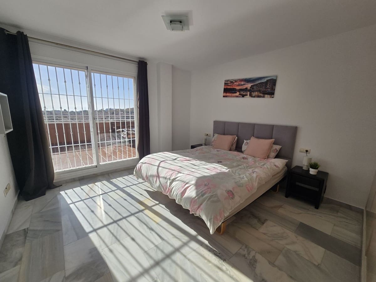 2 slaapkamer Penthouse te koop in Riviera del Sol met zwembad garage - € 350.000 (Ref: 9628436)