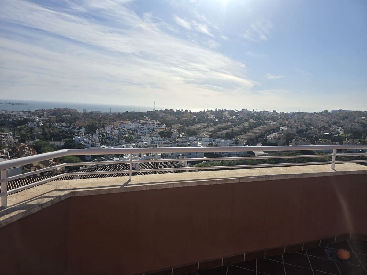 2 slaapkamer Penthouse te koop in Riviera del Sol met zwembad garage - € 350.000 (Ref: 9628436)