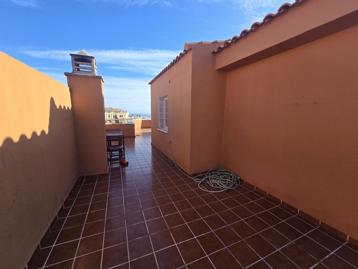 2 slaapkamer Penthouse te koop in Riviera del Sol met zwembad garage - € 350.000 (Ref: 9628436)