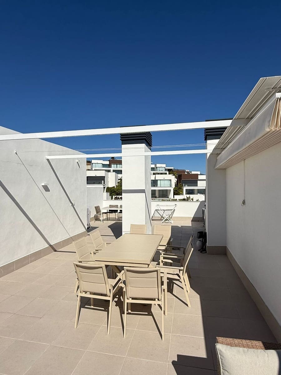 4 sovrum Hus till salu i La Cala de Mijas med pool garage - 975 000 € (Ref: 9642482)