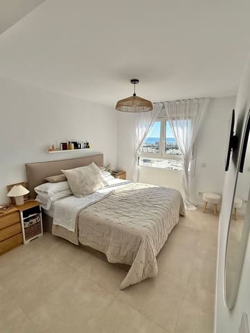 4 soverom Hus til salgs i La Cala de Mijas, Mijas med svømmebasseng garasje - € 975 000 (Ref: 9642482)
