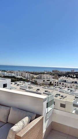 4 makuuhuone Omakotitalo myytävänä paikassa La Cala de Mijas, Mijas mukana uima-altaan 
autotalli - 975 000 € (Ref: 9642482)