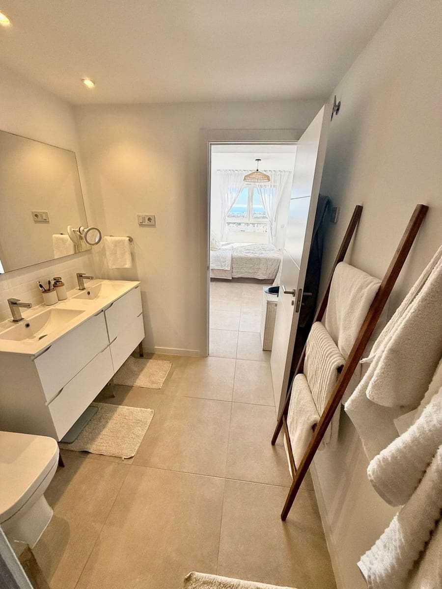 4 chambre Maison de Ville à vendre à La Cala de Mijas avec piscine garage - 975 000 € (Ref: 9642482)