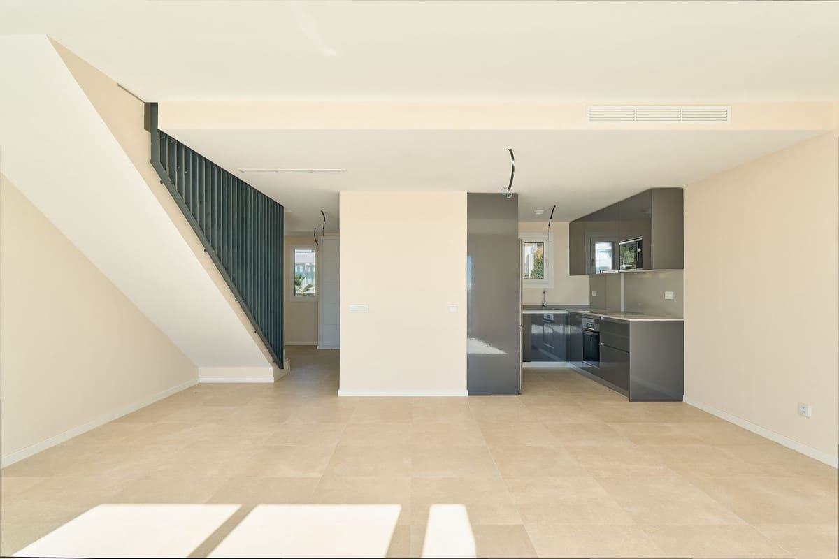 3 sypialnia Dom na sprzedaż w La Cala de Mijas z basenem garażem - 890 000 € (Ref: 9658127)