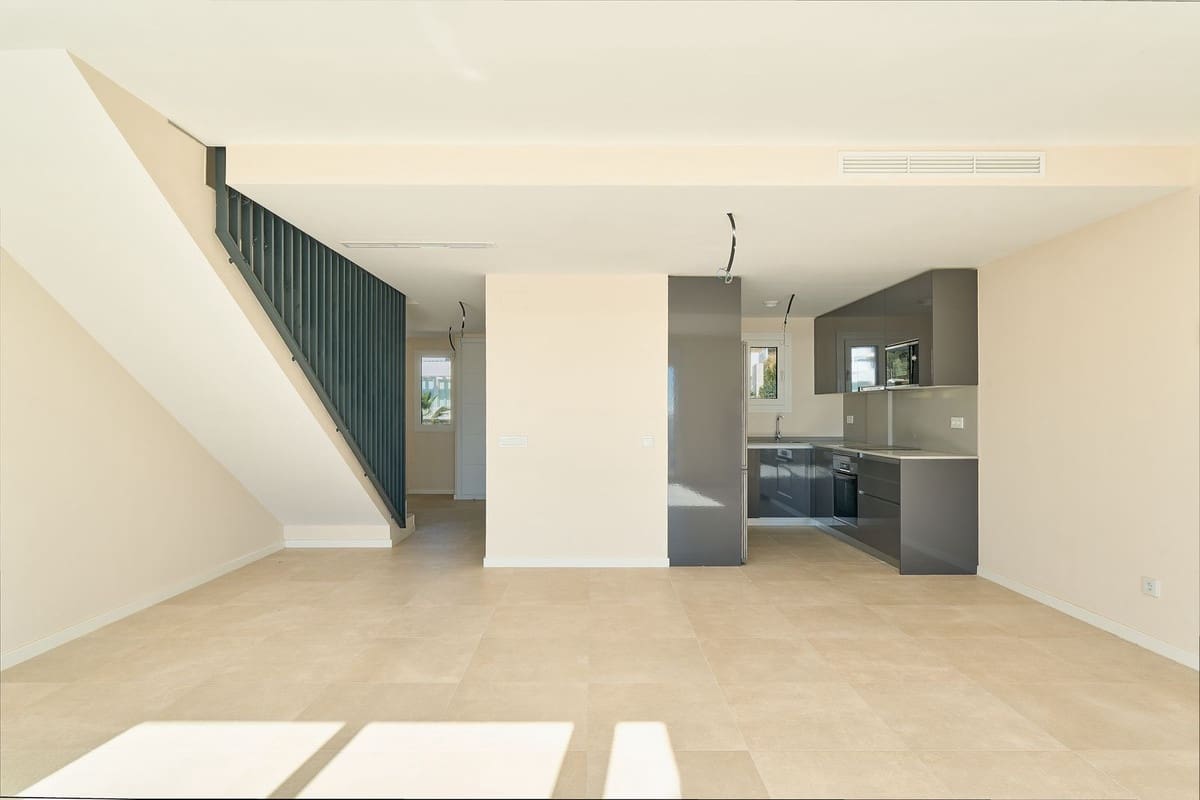 3 soverom Hus til salgs i La Cala de Mijas med svømmebasseng garasje - € 890 000 (Ref: 9658127)