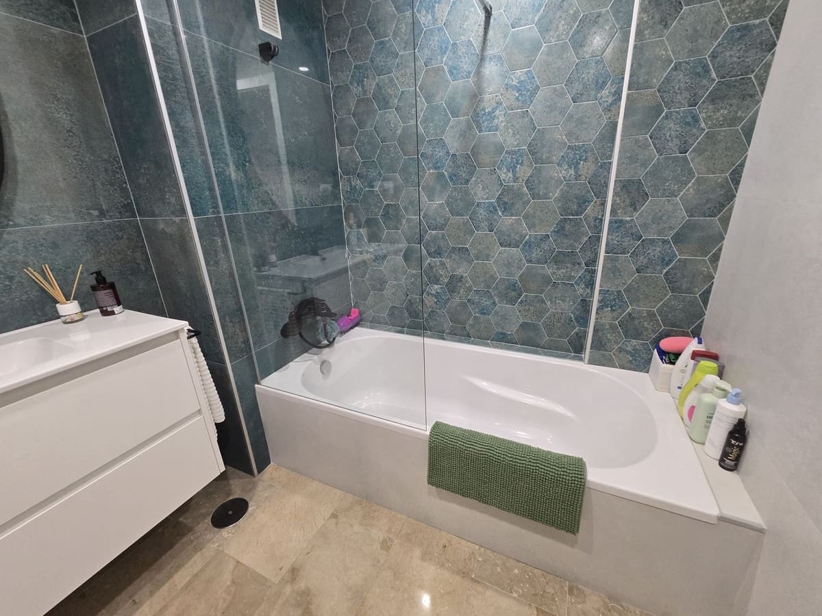 2 makuuhuone Huoneisto myytävänä paikassa Calahonda mukana uima-altaan 
autotalli - 335 000 € (Ref: 9668268)