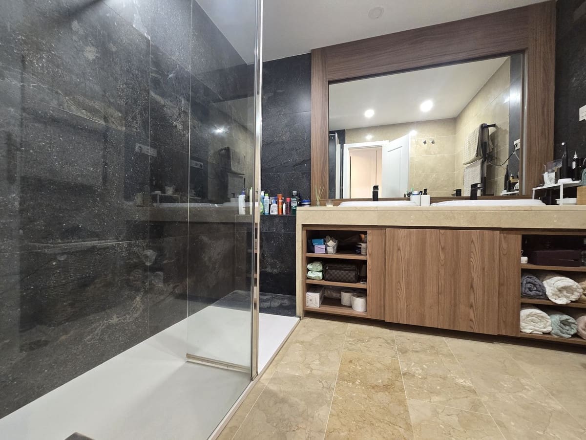 2 makuuhuone Huoneisto myytävänä paikassa Calahonda mukana uima-altaan 
autotalli - 335 000 € (Ref: 9668268)