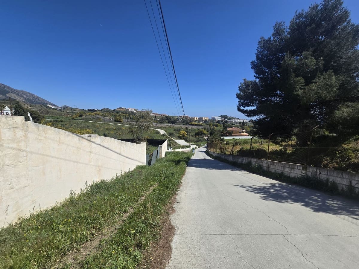 Building Plot for sale in Fuengirola - € 250,000 (Ref: 9720903)