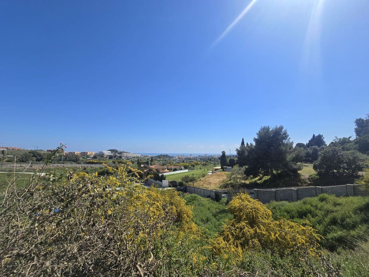 Building Plot for sale in Fuengirola - € 250,000 (Ref: 9720903)