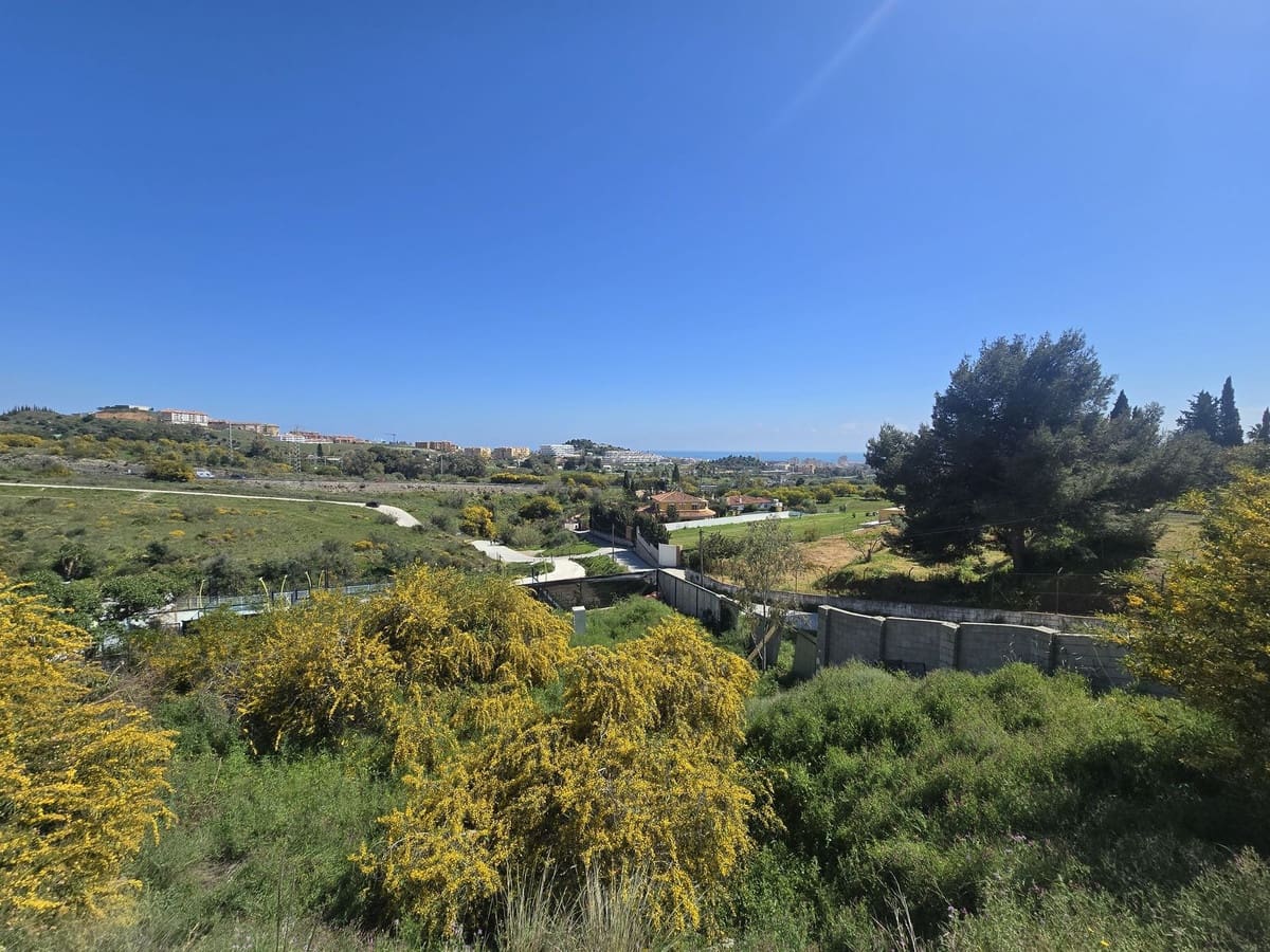 Building Plot for sale in Fuengirola - € 250,000 (Ref: 9720903)