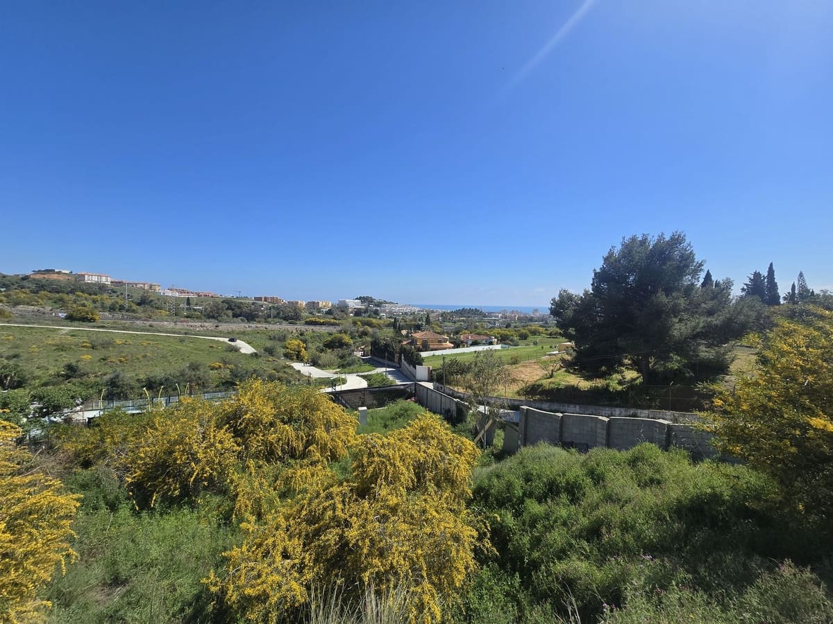 Building Plot for sale in Fuengirola - € 250,000 (Ref: 9720903)