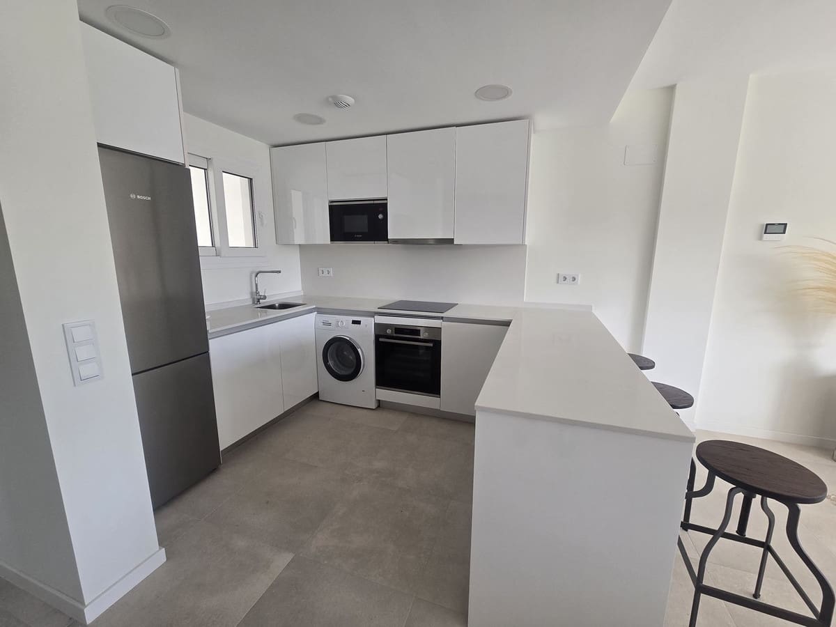 4 soverom Hus til salgs i La Cala de Mijas med svømmebasseng garasje - € 890 000 (Ref: 9737325)